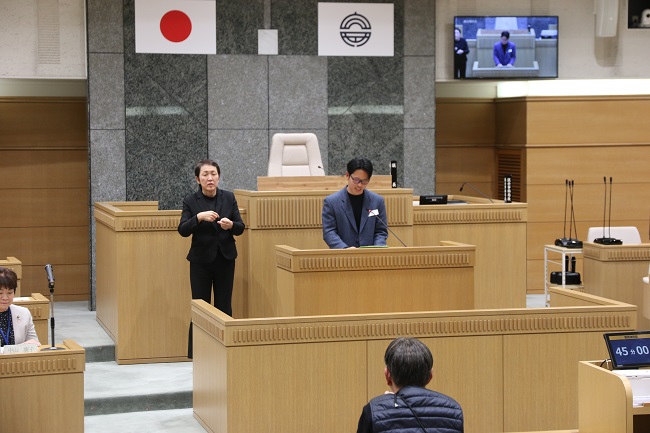 演壇で感想や意見を述べていただきました(Bグループ)。