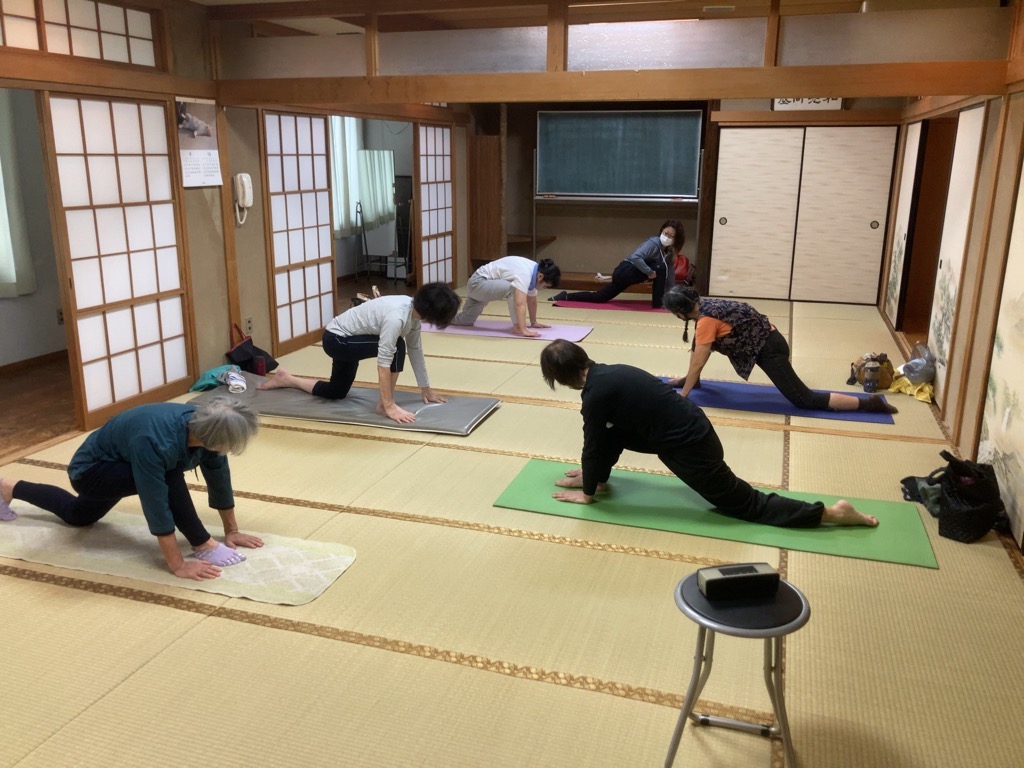 70歳以上限定めぐりをよくして不調解消ストレッチ