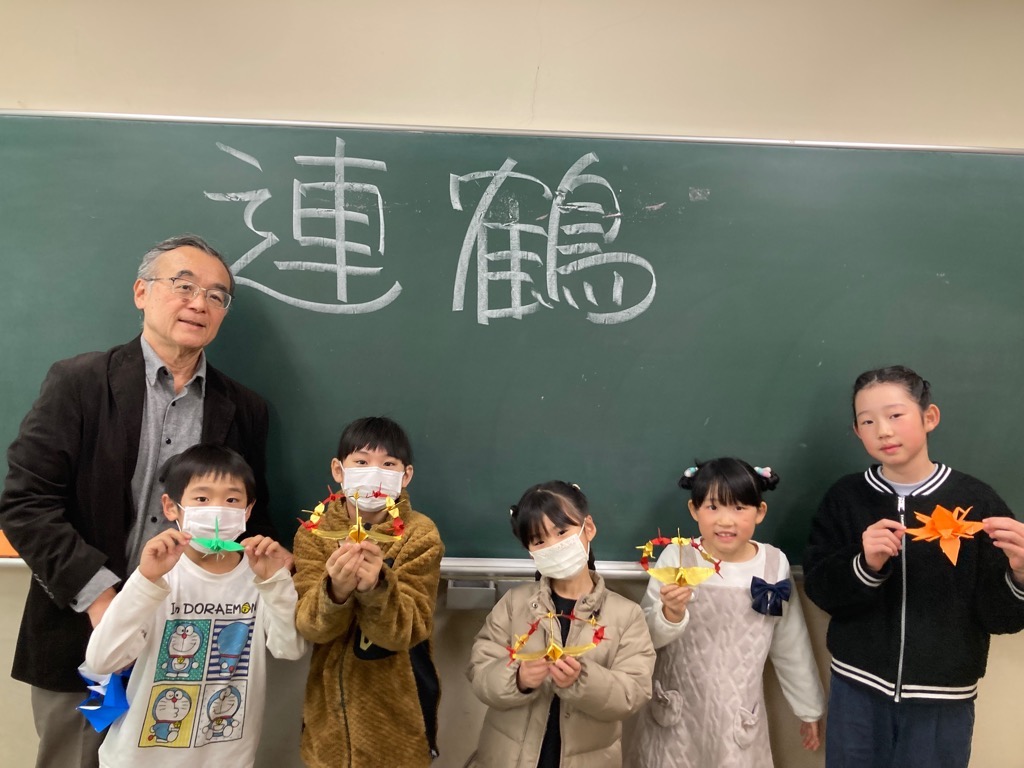 連鶴に挑戦(子ども講座)