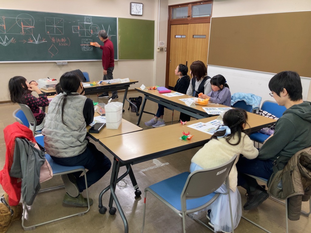 連鶴に挑戦(子ども講座)