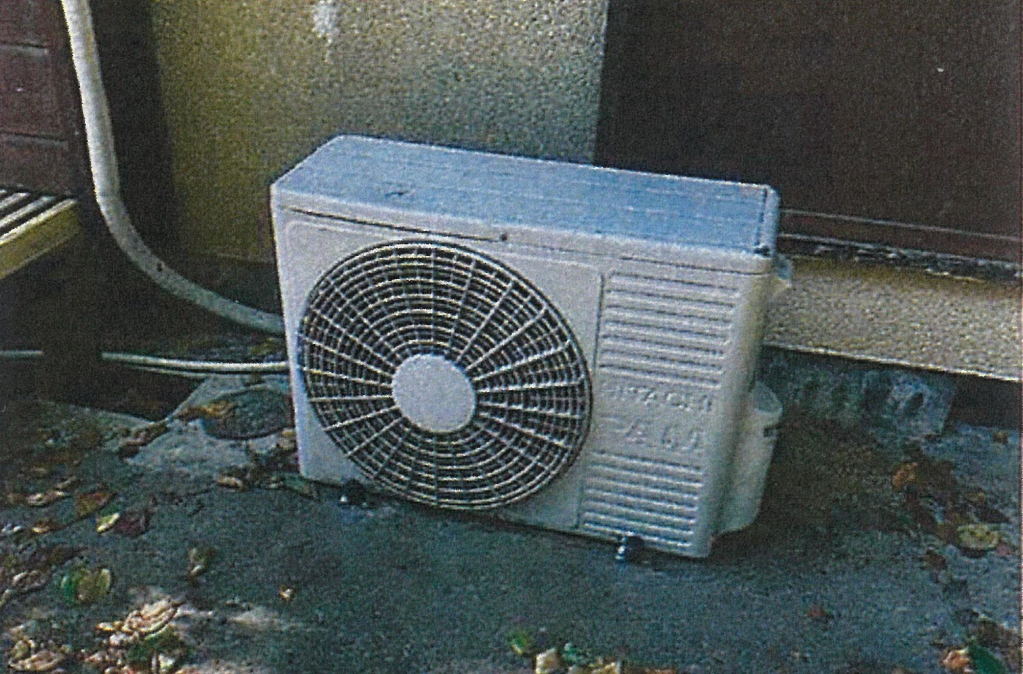室外機1 盗難前