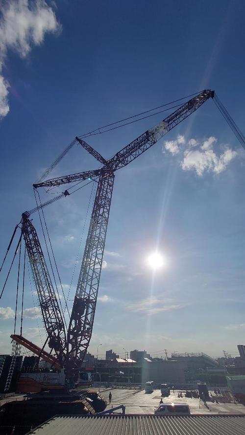 大型クレーン 組み立て完了