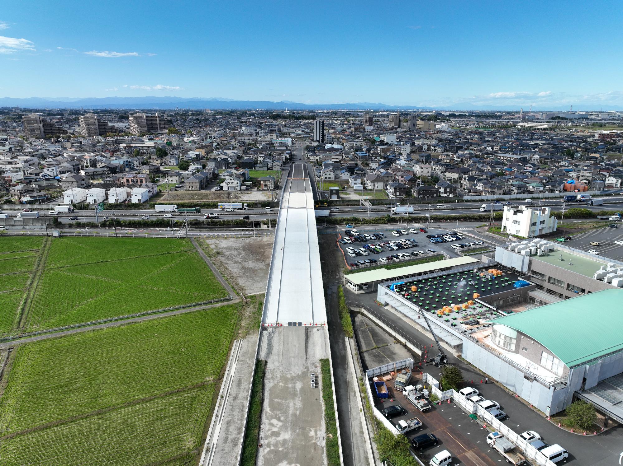 白岡中央大橋白岡駅東口を望む