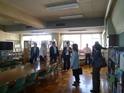 西小学校の図書室