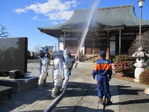 ポンプ車による放水訓練