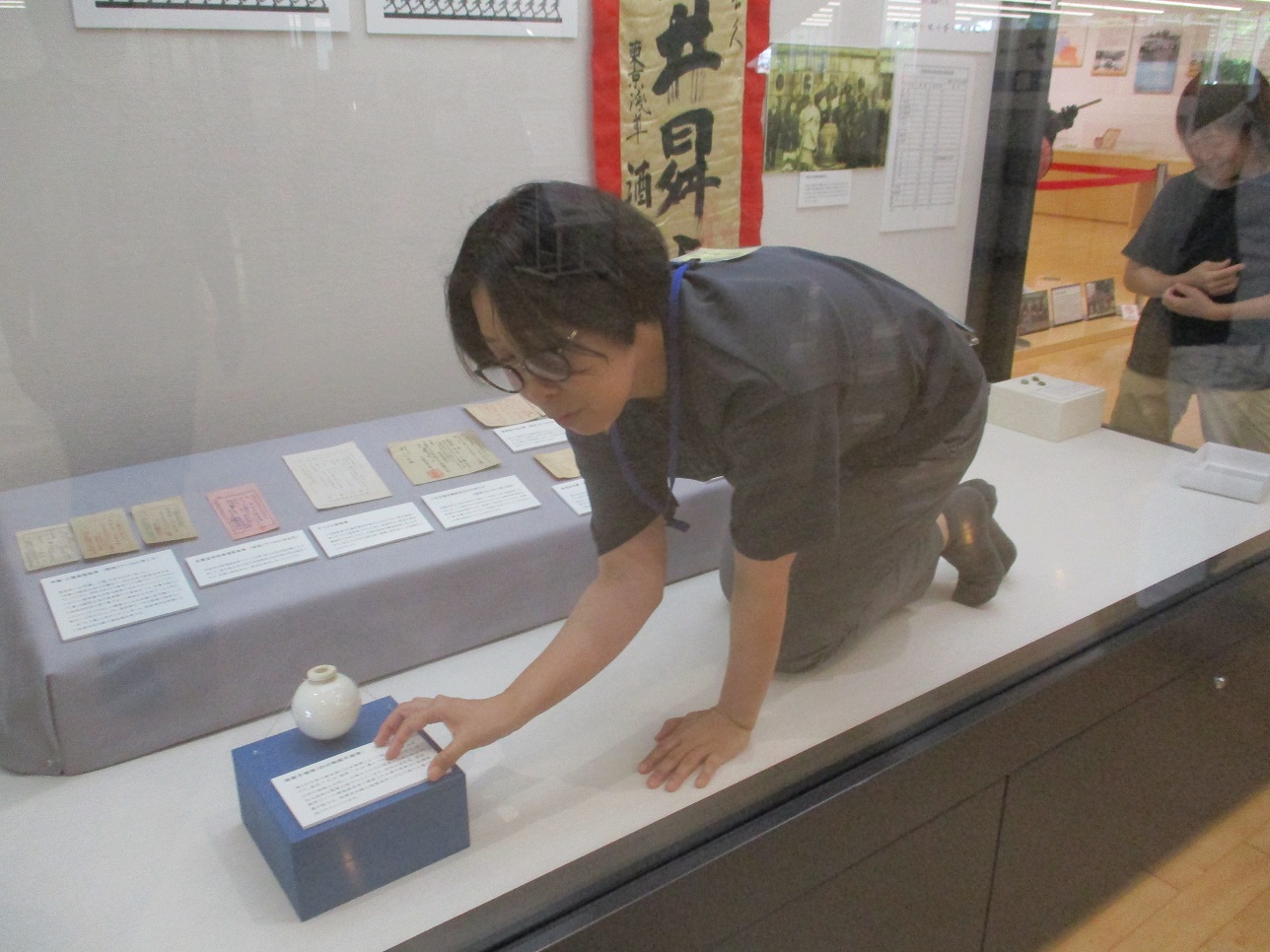 ケース展示の補助